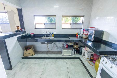 Casa à venda com 140m², 3 quartos e 2 vagas Casa à venda com 140m², 3 quartos e 2 vagasCozinha