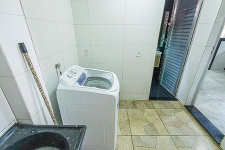 Casa à venda com 140m², 3 quartos e 2 vagas Casa à venda com 140m², 3 quartos e 2 vagasÁrea de Serviço