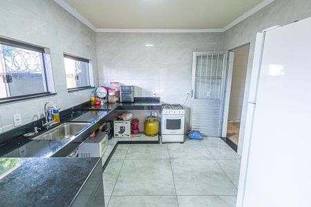 Casa à venda com 140m², 3 quartos e 2 vagas Casa à venda com 140m², 3 quartos e 2 vagasCozinha