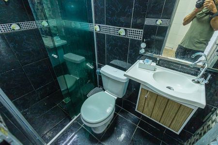 Casa à venda com 140m², 3 quartos e 2 vagas Casa à venda com 140m², 3 quartos e 2 vagasBanheiro Social 2