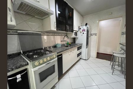 Apartamento à venda com 74m², 2 quartos e 1 vagaCozinha e Área de Serviço