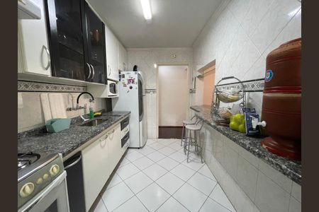 Apartamento à venda com 74m², 2 quartos e 1 vagaCozinha e Área de Serviço