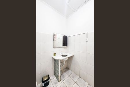 Casa para alugar com 60m², 1 quarto e sem vagaBanheiro 