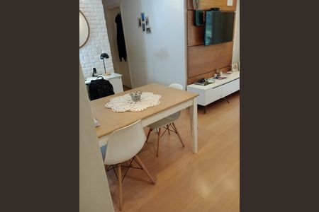Apartamento à venda com 3 quartos, 55m² em Parque Maria Domitila, São Paulo
