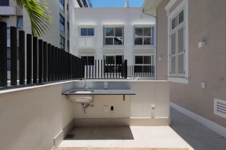 Casa de condomínio à venda com 71m², 1 quarto e 1 vagaQuintal