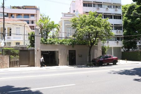 Casa de condomínio à venda com 71m², 1 quarto e 1 vagaFachada e portaria