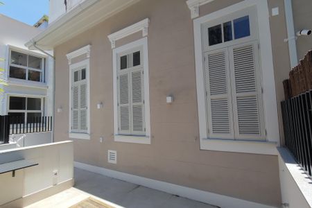 Casa de condomínio à venda com 71m², 1 quarto e 1 vagaQuintal