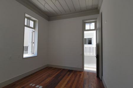 Sala de casa de condomínio à venda com 1 quarto, 71m² em Jardim Botânico, Rio de Janeiro