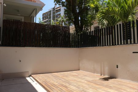 Casa de condomínio à venda com 71m², 1 quarto e 1 vagaQuintal