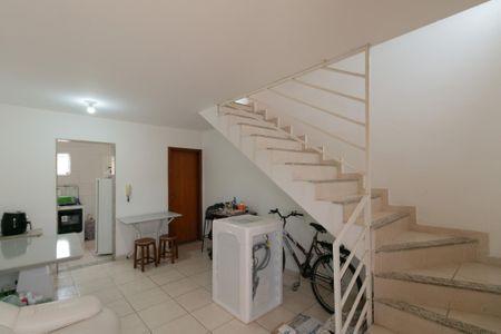 Casa à venda com 2 quartos, 70m² em Céu Azul, Belo Horizonte