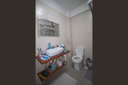 Casa à venda com 200m², 3 quartos e 3 vagasBanheiro 2