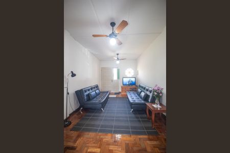 Casa à venda com 200m², 3 quartos e 3 vagasSala