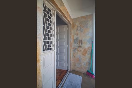 Casa à venda com 200m², 3 quartos e 3 vagasHall de entrada