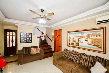 Casa à venda com 230m², 3 quartos e 4 vagasSala