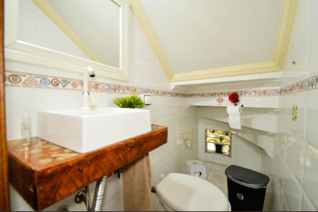 Casa à venda com 230m², 3 quartos e 4 vagasLavabo