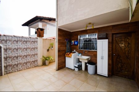 Casa à venda com 230m², 3 quartos e 4 vagasÁrea de Serviço