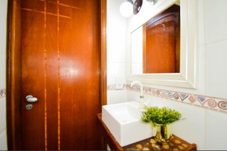 Casa à venda com 230m², 3 quartos e 4 vagasLavabo