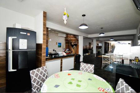 Casa à venda com 230m², 3 quartos e 4 vagasÁrea gourmet