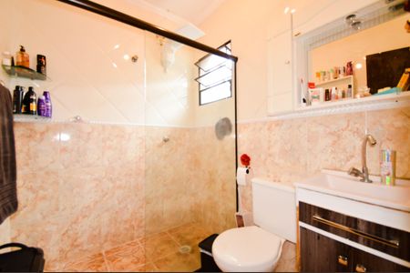 Casa à venda com 230m², 3 quartos e 4 vagasBanheiro da Suíte