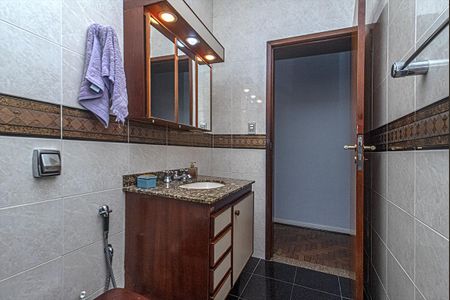 Casa à venda com 140m², 3 quartos e 2 vagas Casa à venda com 140m², 3 quartos e 2 vagasbanheiro social_4