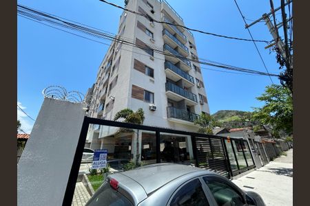 Apartamento para alugar com 50m², 2 quartos e 1 vagaFachada + plaquinha