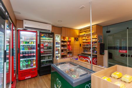 Apartamento à venda com 71m², 3 quartos e 1 vagaMercado 24h