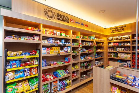 Apartamento à venda com 71m², 3 quartos e 1 vagaMercado 24h