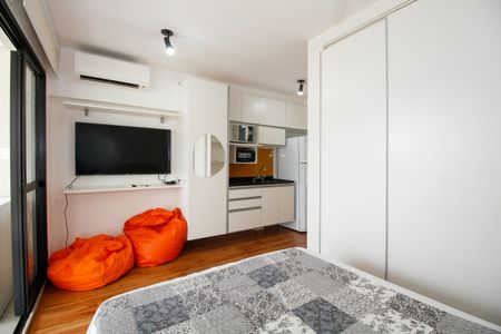 Studio para alugar com 27m², 1 quarto e 1 vaga Studio para alugar com 27m², 1 quarto e 1 vagaStudio