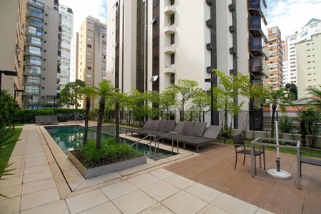 Studio para alugar com 27m², 1 quarto e 1 vaga Studio para alugar com 27m², 1 quarto e 1 vagaÁrea Comum - Piscina