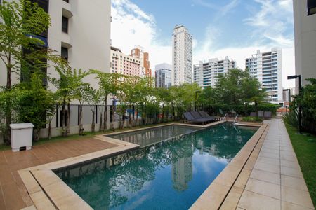 Studio para alugar com 27m², 1 quarto e 1 vaga Studio para alugar com 27m², 1 quarto e 1 vagaÁrea Comum - Piscina