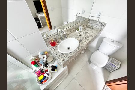 Casa à venda com 91m², 2 quartos e 2 vagasBanheiro da Suíte 1