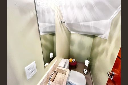 Casa à venda com 91m², 2 quartos e 2 vagasLavabo