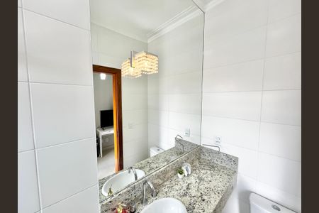 Casa à venda com 91m², 2 quartos e 2 vagasBanheiro da Suíte 1