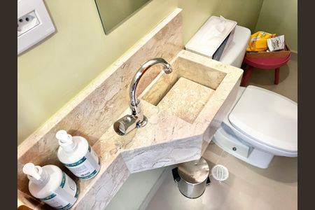 Casa à venda com 91m², 2 quartos e 2 vagasLavabo