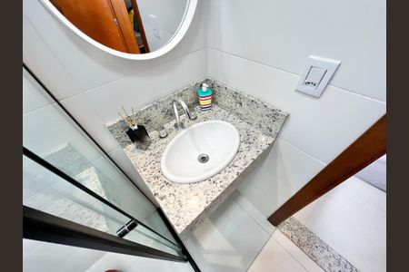 Casa à venda com 91m², 2 quartos e 2 vagasBanheiro da Suíte 2