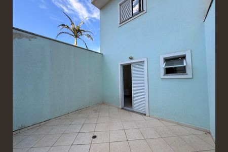 Apartamento para alugar com 70m², 2 quartos e 1 vagaÁrea privativa 
