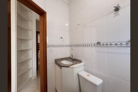 Apartamento para alugar com 70m², 2 quartos e 1 vagaBanheiro da suíte 
