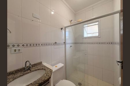 Apartamento para alugar com 70m², 2 quartos e 1 vagaBanheiro da suíte 