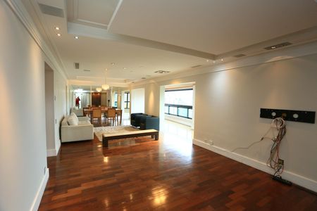 Apartamento para alugar com 290m², 4 quartos e 3 vagas Apartamento para alugar com 290m², 4 quartos e 3 vagasSala