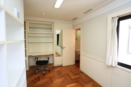 Apartamento para alugar com 290m², 4 quartos e 3 vagas Apartamento para alugar com 290m², 4 quartos e 3 vagassuíte 1