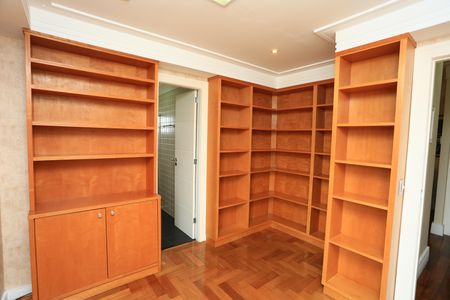 Apartamento para alugar com 290m², 4 quartos e 3 vagas Apartamento para alugar com 290m², 4 quartos e 3 vagassuíte 2