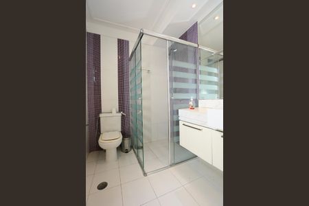 Apartamento para alugar com 290m², 4 quartos e 3 vagas Apartamento para alugar com 290m², 4 quartos e 3 vagasBanheiro da Suíte 1