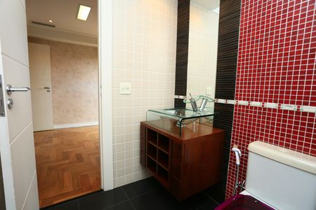 Apartamento para alugar com 290m², 4 quartos e 3 vagas Apartamento para alugar com 290m², 4 quartos e 3 vagasBanheiro da Suíte 2