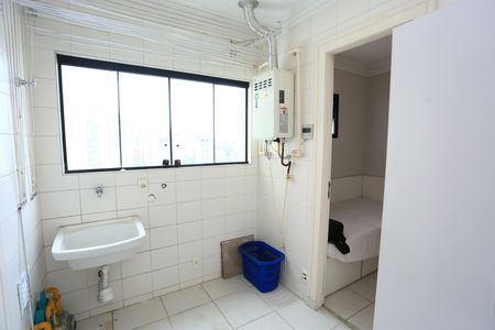 Apartamento para alugar com 290m², 4 quartos e 3 vagas Apartamento para alugar com 290m², 4 quartos e 3 vagasÁrea de Serviço
