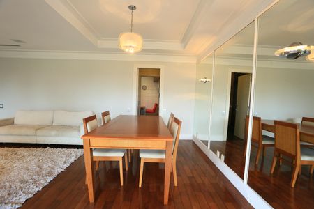 Apartamento para alugar com 290m², 4 quartos e 3 vagas Apartamento para alugar com 290m², 4 quartos e 3 vagasSala