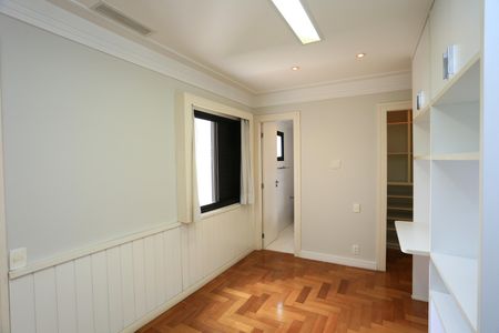 Apartamento para alugar com 290m², 4 quartos e 3 vagas Apartamento para alugar com 290m², 4 quartos e 3 vagassuíte 1