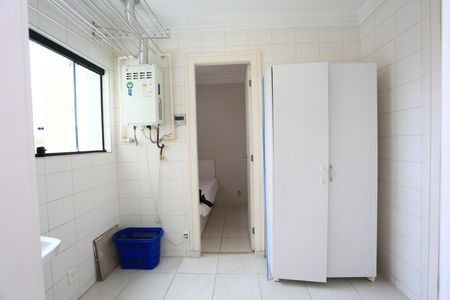 Apartamento para alugar com 290m², 4 quartos e 3 vagas Apartamento para alugar com 290m², 4 quartos e 3 vagasÁrea de Serviço