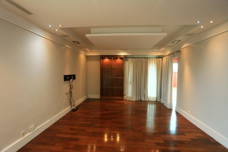 Apartamento para alugar com 290m², 4 quartos e 3 vagas Apartamento para alugar com 290m², 4 quartos e 3 vagasSala