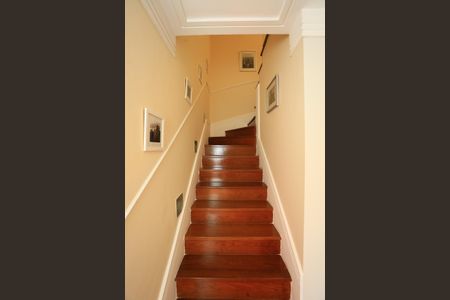 Apartamento para alugar com 290m², 4 quartos e 3 vagas Apartamento para alugar com 290m², 4 quartos e 3 vagasescada