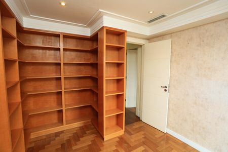 Apartamento para alugar com 290m², 4 quartos e 3 vagas Apartamento para alugar com 290m², 4 quartos e 3 vagassuíte 2